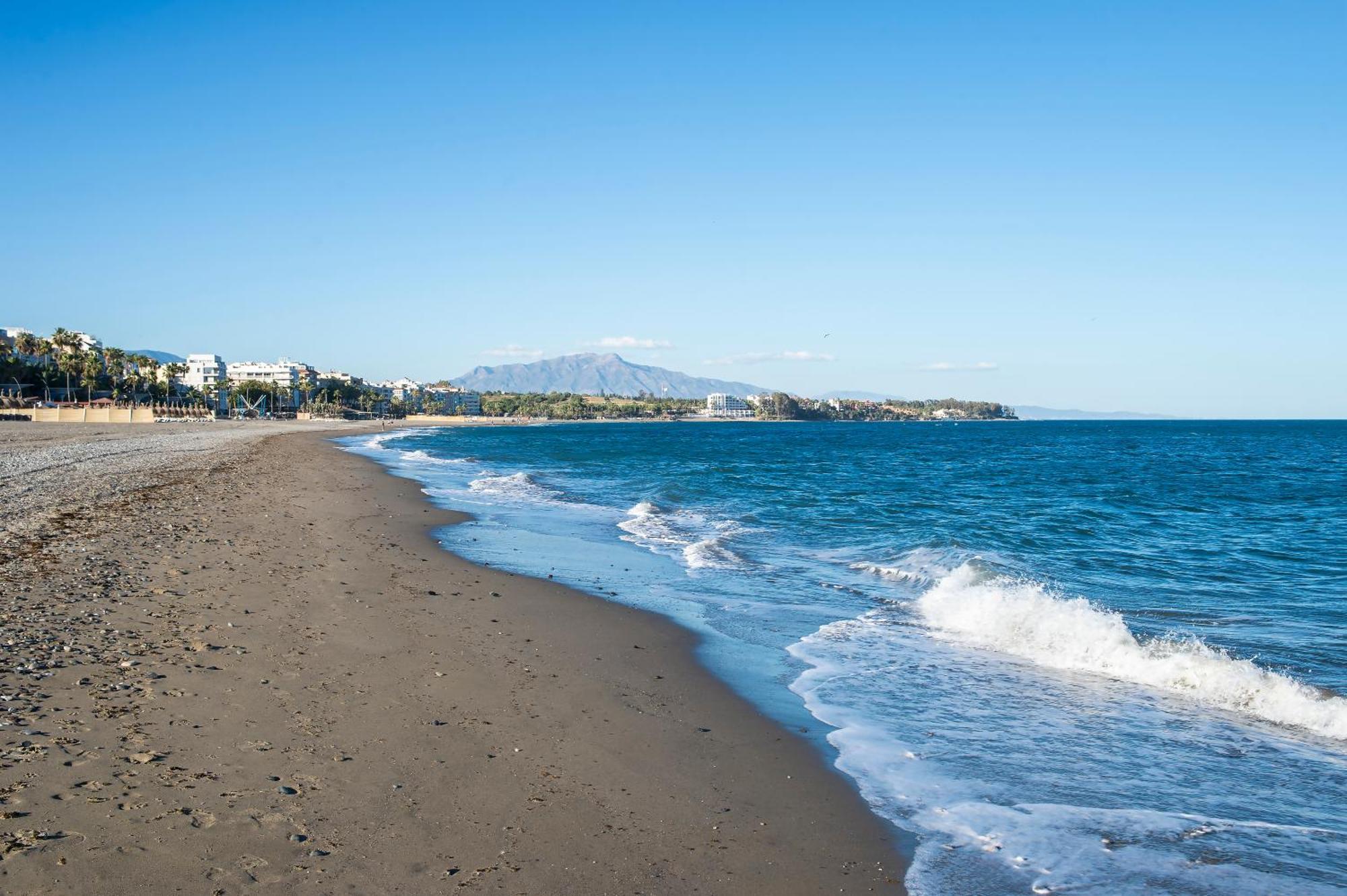 Los Aticos Estepona Exteriör bild
